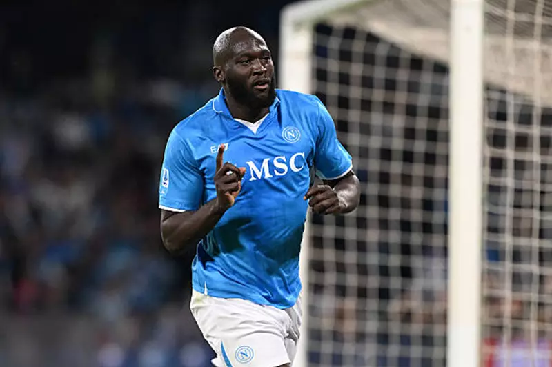 احتفال روميلو لوكاكو مهاجم نابولي